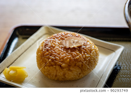 Garlic-grilled rice balls (Aomori Prefecture) Garlic-grilled rice balls (Aomori Prefecture) 90293749