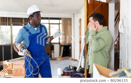 Neighbor complaining about noise to builder Neighbor complaining about noise to builder 90296155