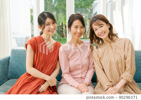 mother and daughter, parenthood, parent and child 90296371