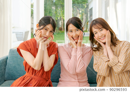 mother and daughter, buddy, close friend 90296593