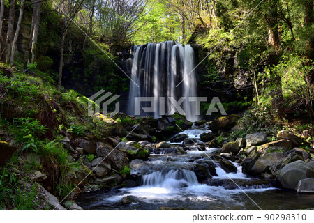 Karasawa Waterfall in Sugadaira, Nagano Prefecture Karasawa Waterfall in Sugadaira, Nagano Prefecture 90298310