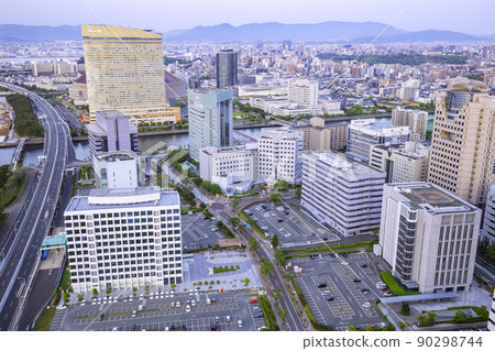 A wonderful evening view of Fukuoka City from the Fukuoka Tower 90298744