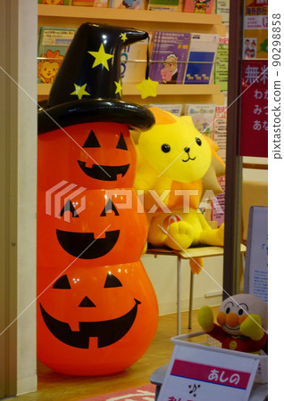 Halloween decorations for parties, pumpkins, candles, lanterns, autumn toys 90298858