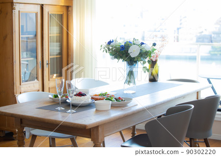 A meal 90302220