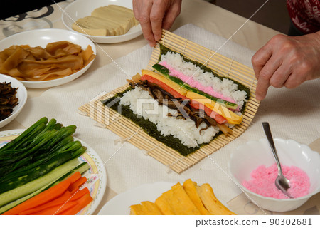 Ehomaki Makizushi: Maki sushi to be eaten at Setsubun, your wish will come true if you bite into Ehomaki. Ehomaki Makizushi: Maki sushi to be eaten at Setsubun, your wish will come true if you bite into Ehomaki. 90302681