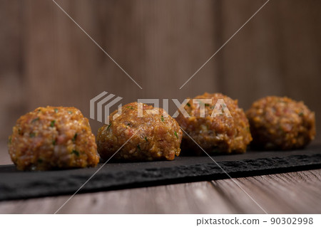 Recipe for meatballs before cooking  Recipe for meatballs before cooking  90302998