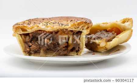 Chunky Tomato and Onion Pie Chunky Tomato and Onion Pie 90304117