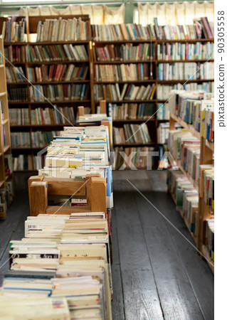 Library Library 90305558