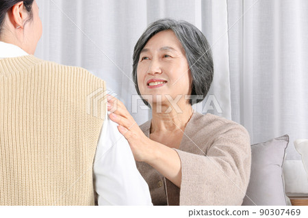 Asian Korean Family_Smiling Grandmother Asian Korean Family_Smiling Grandmother 90307469
