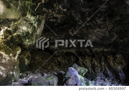 Inside volcanic cave - Cueva de los Verdes Inside volcanic cave - Cueva de los Verdes 90308997