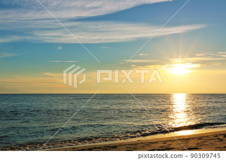 Sunset and sea from Miyakojima, Okinawa 90309745