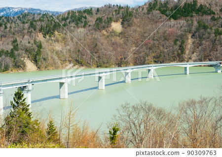 Spring landscape of Shuparo Lake 90309763