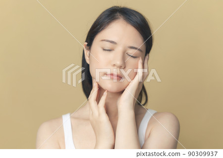 女性的護膚圖像 女性的護膚圖像 90309937