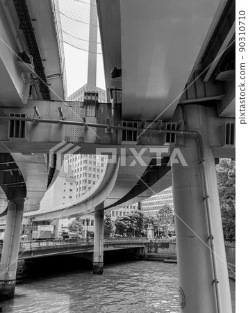 東京大手町日本橋河上的一國橋 90310710