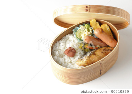 A picture of a salmon bento in Magewappa on a white background A picture of a salmon bento in Magewappa on a white background 90310859