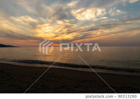 京都府京丹後市夕日浦海灘的夕陽 90313200
