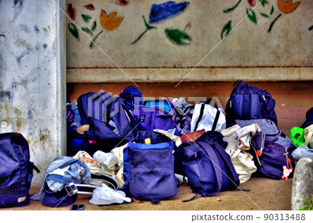[Tokyo] Setagaya Ward Backpacks placed around the stadium 90313488