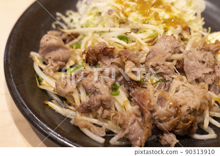 Delicious grilled beef 90313910