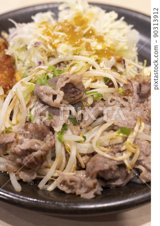 Delicious grilled beef Delicious grilled beef 90313912