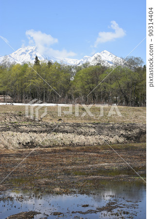 【新潟縣妙高市】殘雪的妙高山 【新潟縣妙高市】殘雪的妙高山 90314404