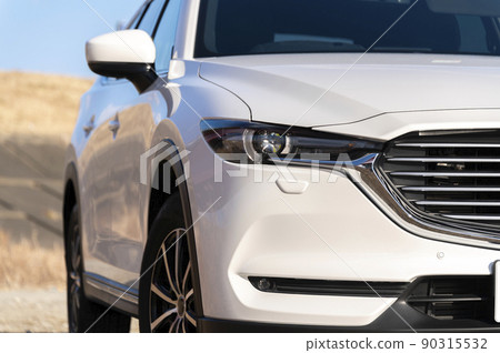 汽車和藍天 90315532