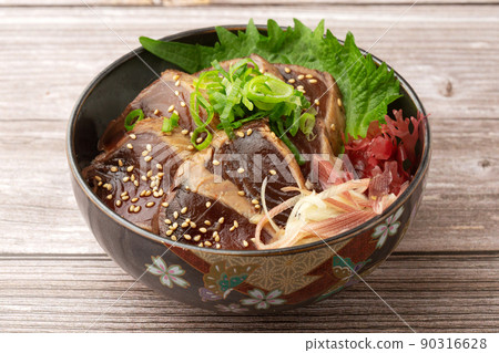 Tataki-rice bowl of bonito Tataki-rice bowl of bonito 90316628