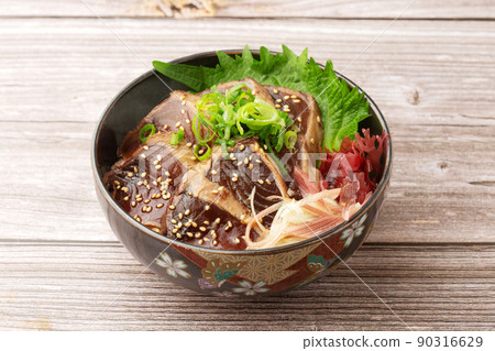 Tataki-rice bowl of bonito Tataki-rice bowl of bonito 90316629