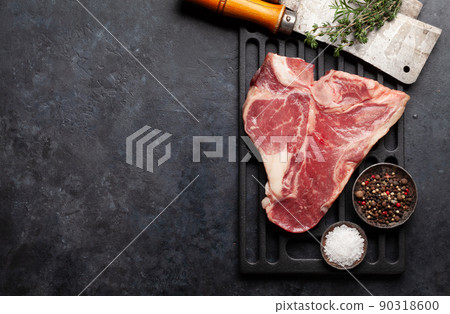 Porterhouse raw beef steak 90318600