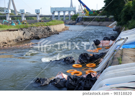 河流抽水用臨時泵（明治灌溉堰、漏水問題、愛知縣豐田市） 90318820