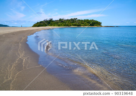 Okinoshima Tateyama City connected by the beach 90319648