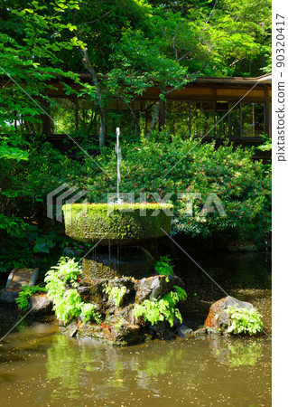 法德二宮神社池塘噴泉 法德二宮神社池塘噴泉 90320417