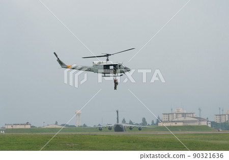 Rescue exhibition at Yokota Air Base UH-1 90321636