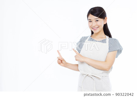 三十多歲的家庭主婦指著 90322042