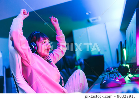 female, lady, woman 90322913