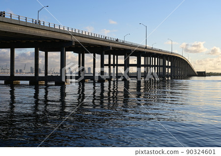 Rickenbacker Causeway bridge between Miami and Virginia Key, Florida. 90324601