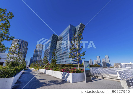 King Mall axis promenade and Yokohama Minatomirai district building 90327940