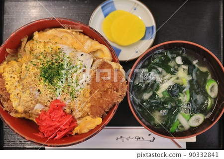 Katsudon at a coffee shop (Aomori Prefecture) Katsudon at a coffee shop (Aomori Prefecture) 90332841