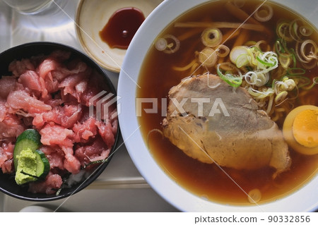 市場食堂的拉麵套餐(青森縣青森市) 市場食堂的拉麵套餐(青森縣青森市) 90332856