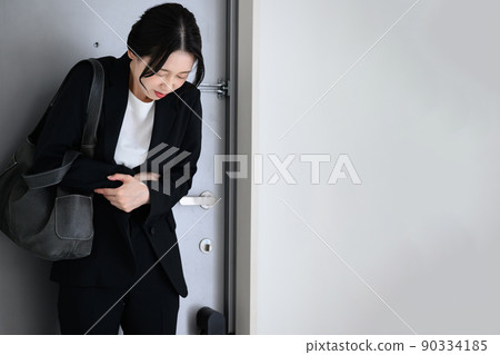 People who get sick due to stress before and after going to work 90334185