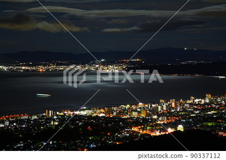Night view of Beppu (Beppu City, Oita Prefecture) Night view of Beppu (Beppu City, Oita Prefecture) 90337112