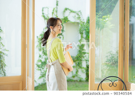 カフェ店員 カフェ店員 90340584