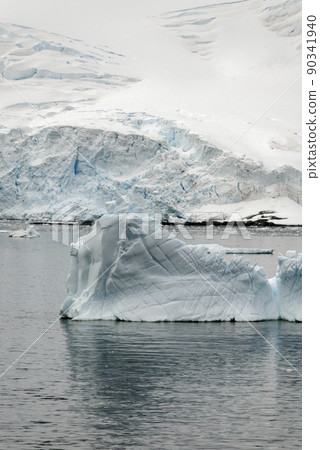 Antarctica - Pieces Of Floating Ice - Global Warming Antarctica - Pieces Of Floating Ice - Global Warming 90341940