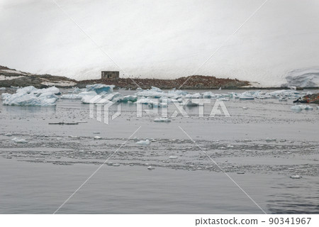 Cruising in Antarctica - Fairytale landscape Cruising in Antarctica - Fairytale landscape 90341967