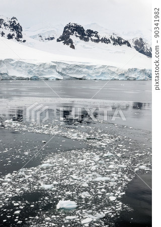 Cruising in Antarctica - Fairytale landscape Cruising in Antarctica - Fairytale landscape 90341982