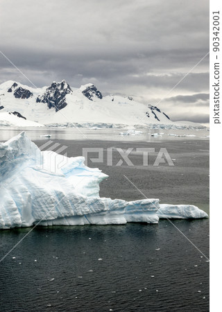 Antarctica - Pieces Of Floating Ice - Global Warming Antarctica - Pieces Of Floating Ice - Global Warming 90342001