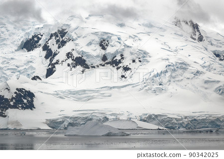 Cruising in Antarctica - Fairytale landscape 90342025