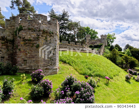 Medieval Warwick Castle in Warwickshire - England Medieval Warwick Castle in Warwickshire - England 90343443