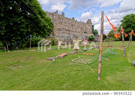 Medieval Warwick Castle in Warwickshire - England Medieval Warwick Castle in Warwickshire - England 90343522