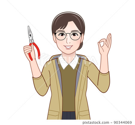 穿著山地連帽衫的活躍女性 穿著山地連帽衫的活躍女性 90344069