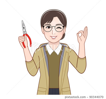 穿著山地連帽衫的活躍女性 穿著山地連帽衫的活躍女性 90344070